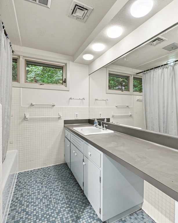 8 Morgan Cir, Amherst, MA, 8 Morgan Cir, Amherst, MA Photo #27