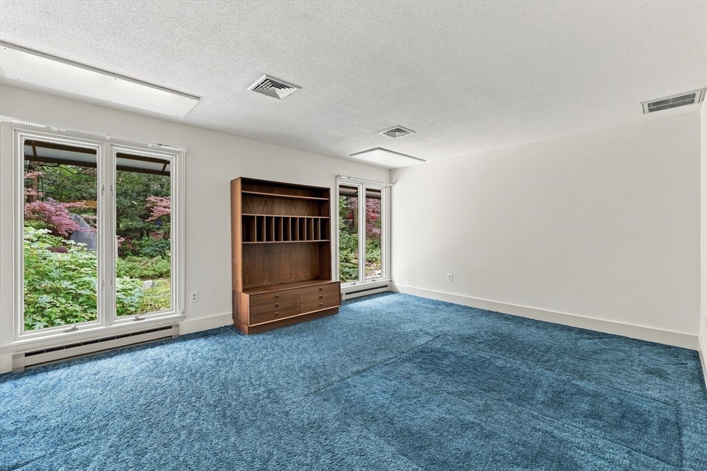 8 Morgan Cir, Amherst, MA, 8 Morgan Cir, Amherst, MA Photo #26