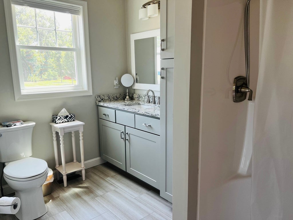 4 Meadow Lane, Blackstone, MA, 4 Meadow Lane, Blackstone, MA Photo #10