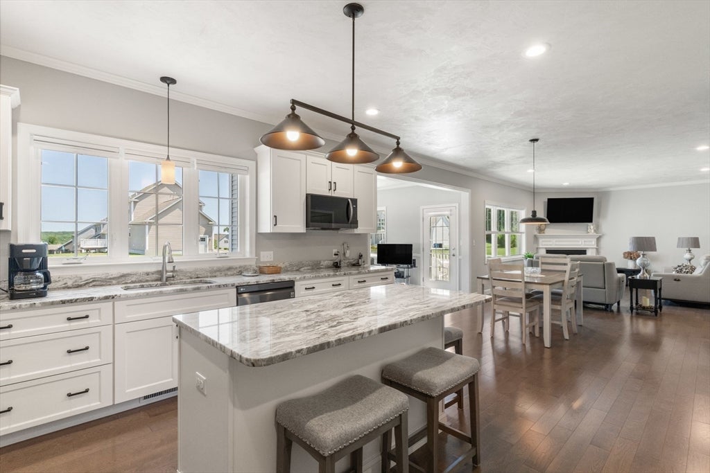 4 Meadow Lane, Blackstone, MA, 4 Meadow Lane, Blackstone, MA Photo #4