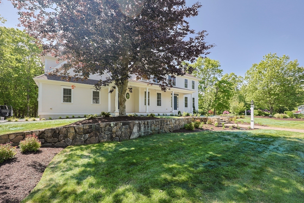 2 Pine Ridge Ln