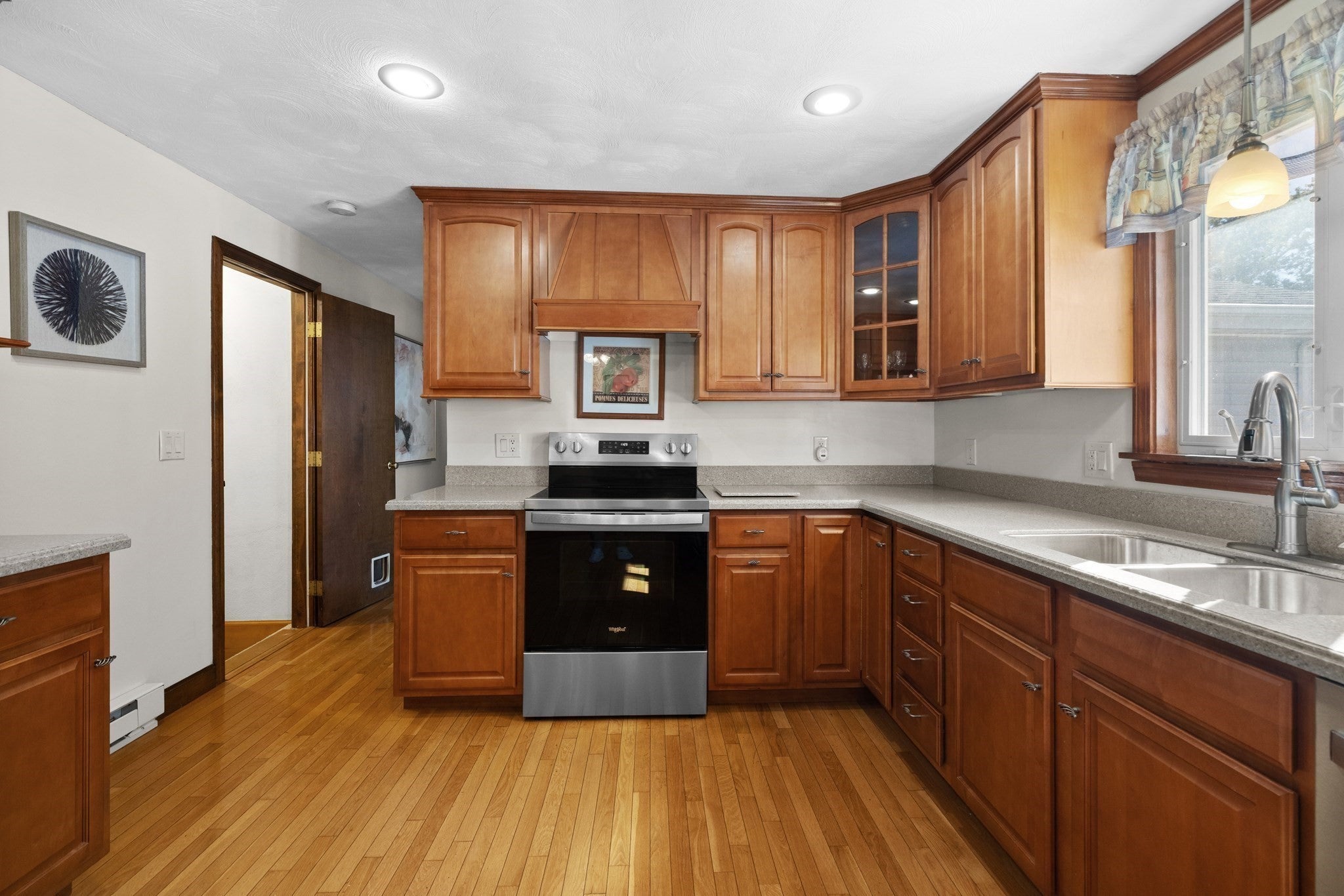 1036 Cohannet St, Taunton, MA Photo #9
