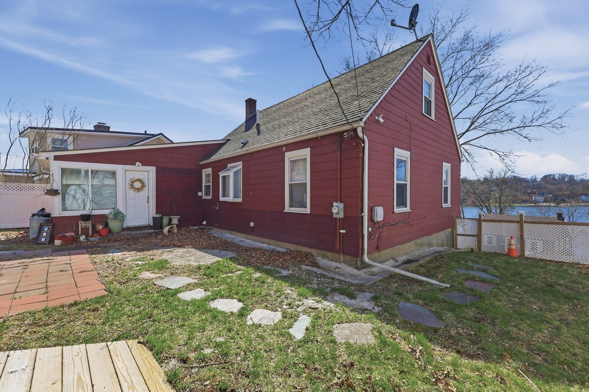 32 Indian Lake Parkway, Worcester MA 01605