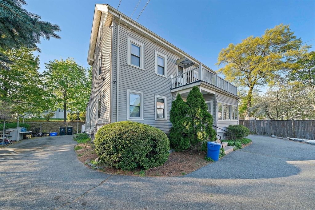 2 Hammond Ct