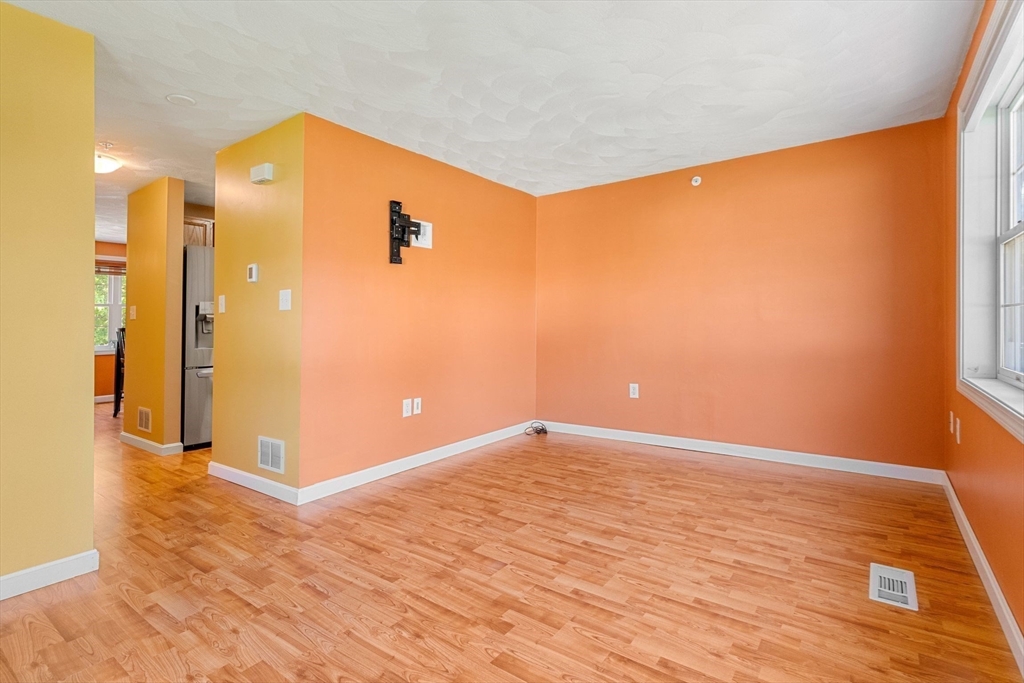 5 Kennedy Dr 1