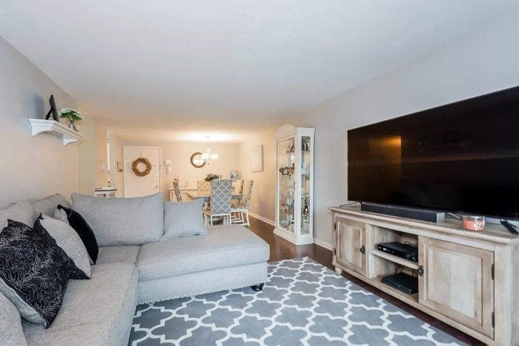 200 Manning St 17B