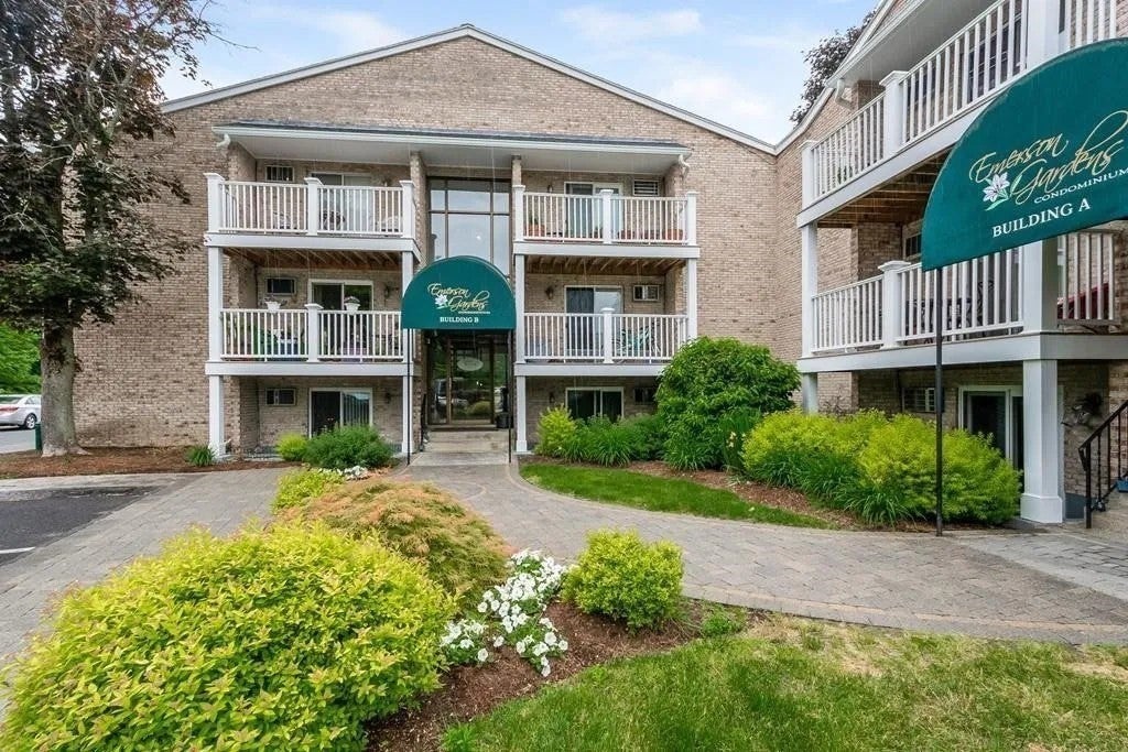 200 Manning St 17B