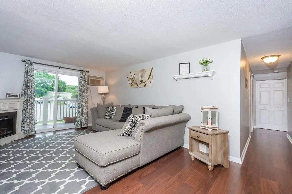 200 Manning St 17B