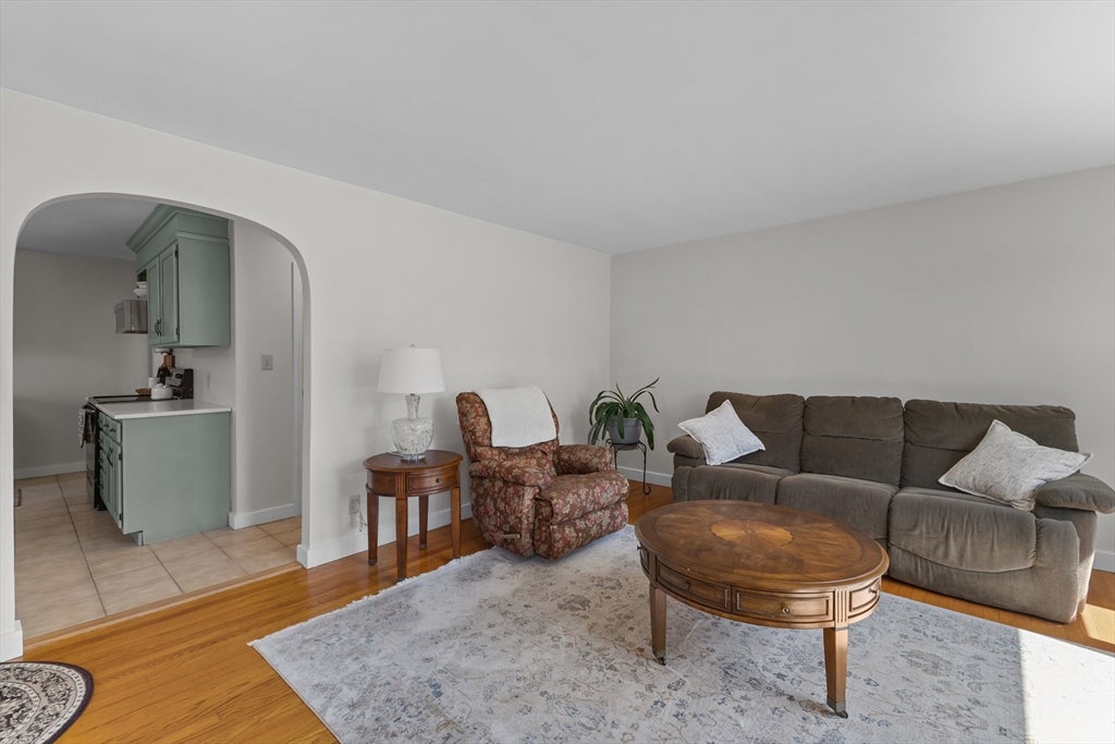 7 Simond St, Auburn, MA, 7 Simond St, Auburn, MA Photo #4