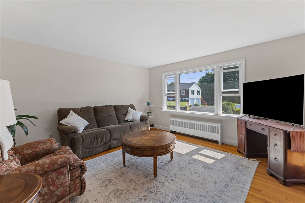 7 Simond St, Auburn, MA, 7 Simond St, Auburn, MA Photo #5