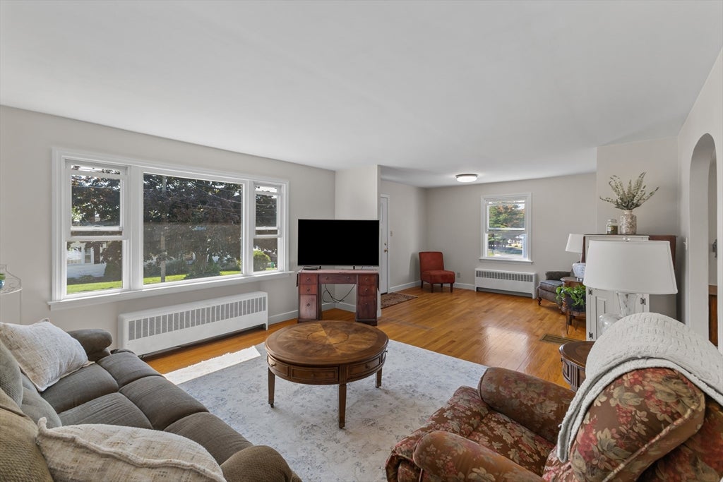 7 Simond St, Auburn, MA, 7 Simond St, Auburn, MA Photo #6