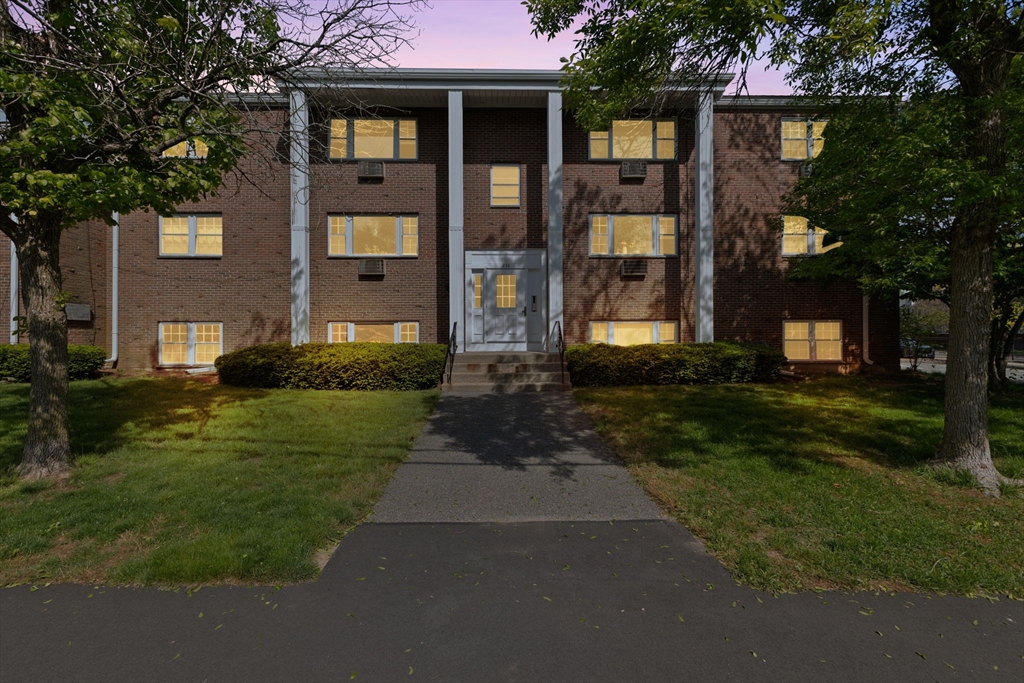 238 Rock St C2