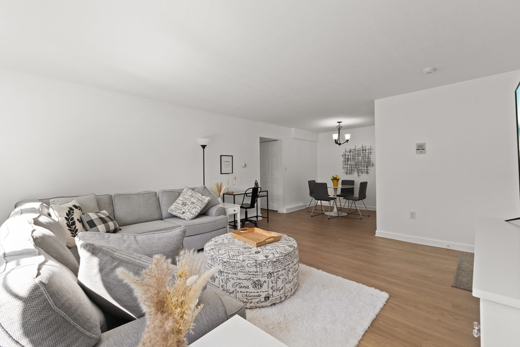 238 Rock St C2