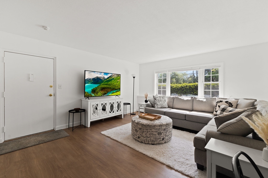 238 Rock St C2