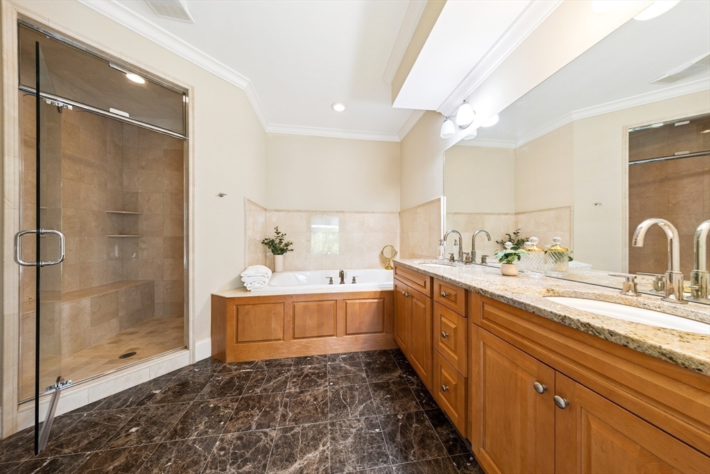 Wrentham, Massachusetts 02093, United States, 3 Bedrooms Bedrooms, ,3 BathroomsBathrooms,Residential,Active,186838