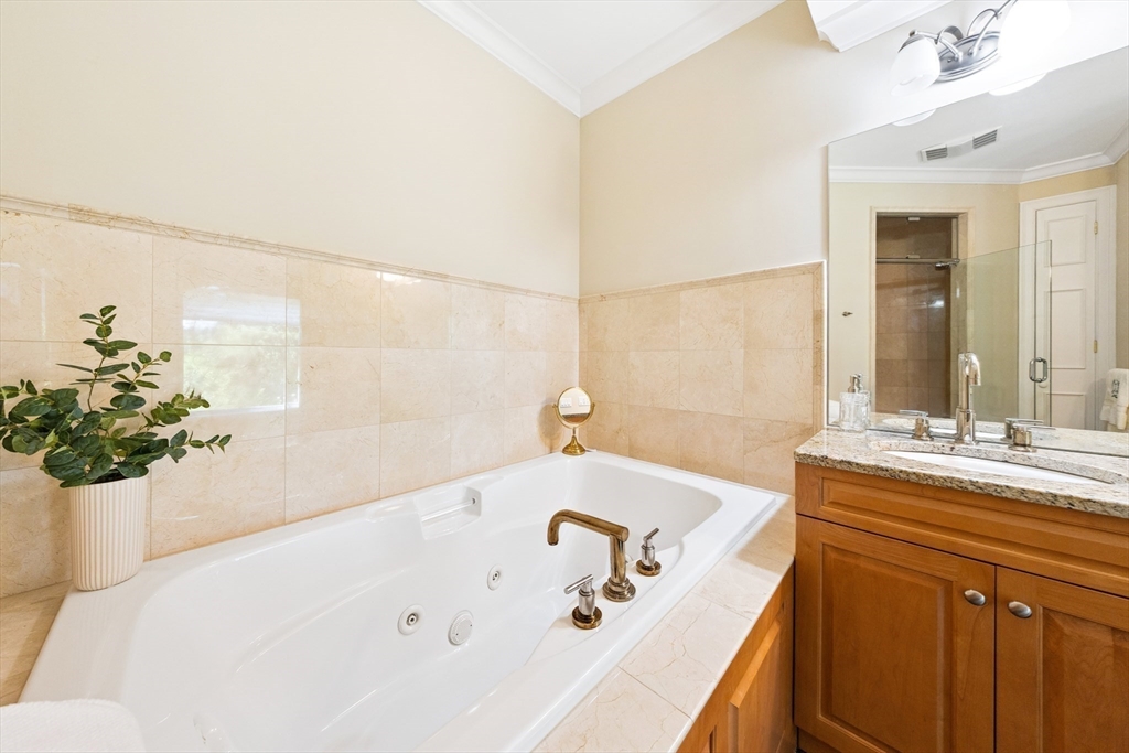 Wrentham, Massachusetts 02093, United States, 3 Bedrooms Bedrooms, ,3 BathroomsBathrooms,Residential,Active,186838