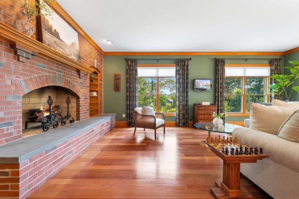 Wrentham, Massachusetts 02093, United States, 3 Bedrooms Bedrooms, ,3 BathroomsBathrooms,Residential,Active,186838