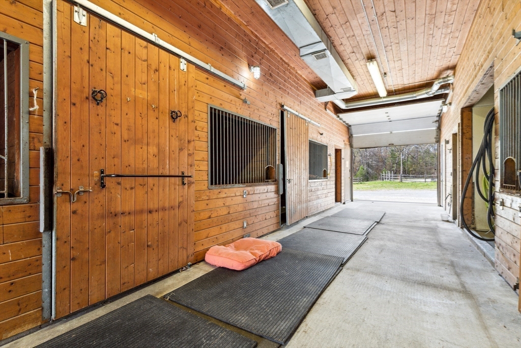 Wrentham, Massachusetts 02093, United States, 3 Bedrooms Bedrooms, ,3 BathroomsBathrooms,Residential,Active,186838