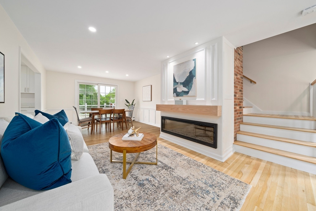 368 King St