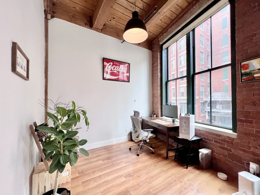 49 Melcher St 205