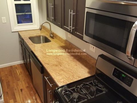 Photo of 39 Pinckney St #3, Somerville, MA 02145 (MLS # 73462579)
