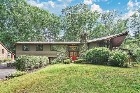 215 Barry St Agawam MA 01030