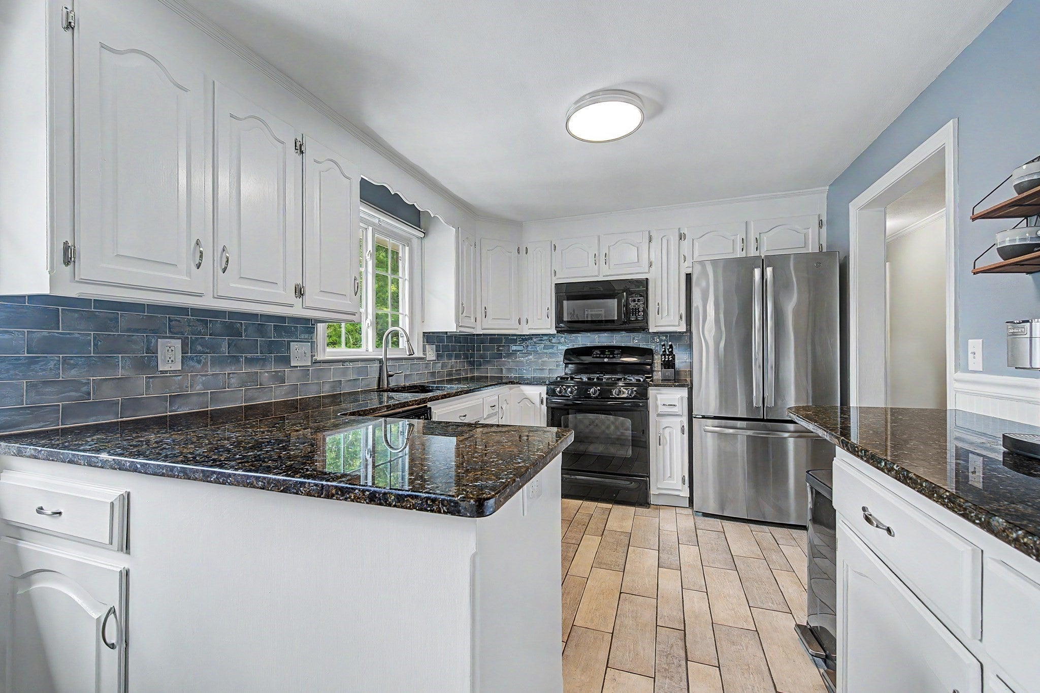 592 Pond St, Franklin, MA Photo #12