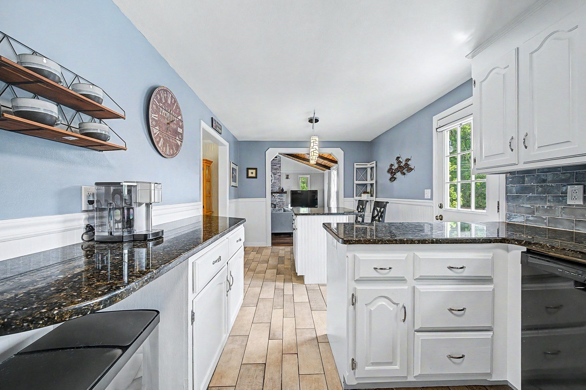 592 Pond St, Franklin, MA Photo #10