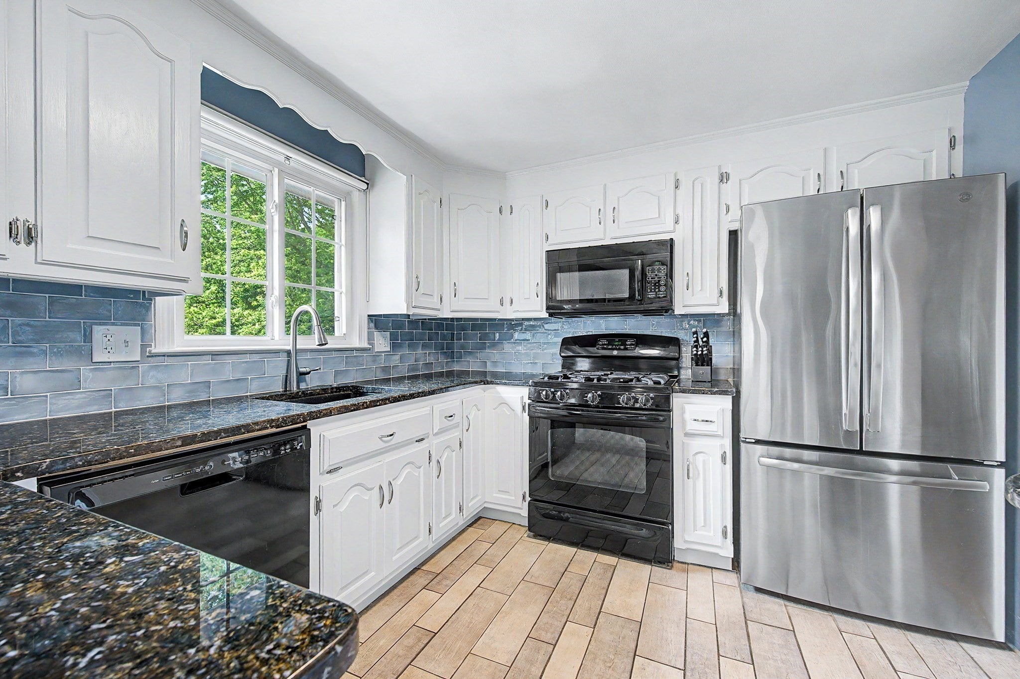 592 Pond St, Franklin, MA Photo #11