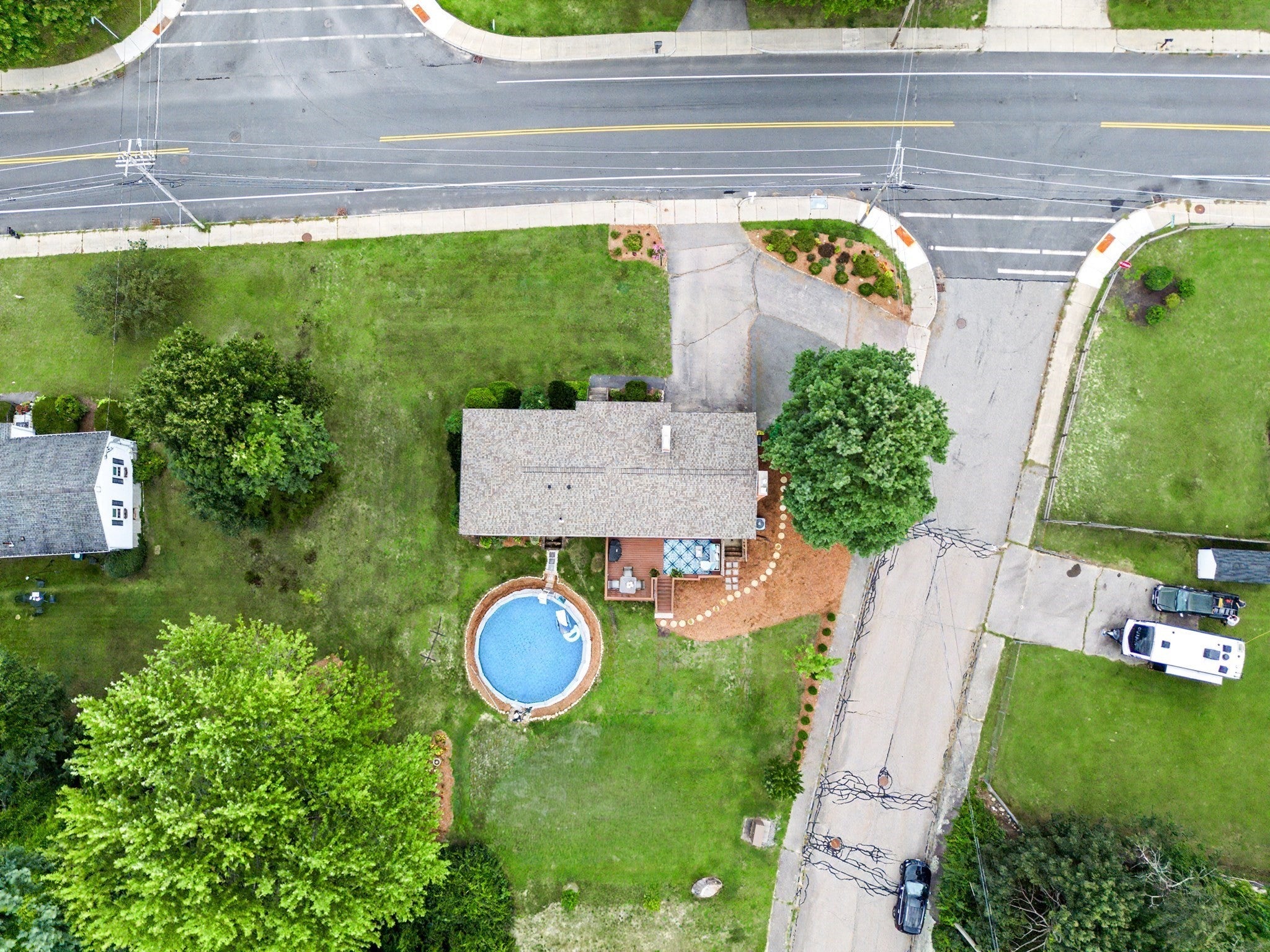 592 Pond St, Franklin, MA Photo #34
