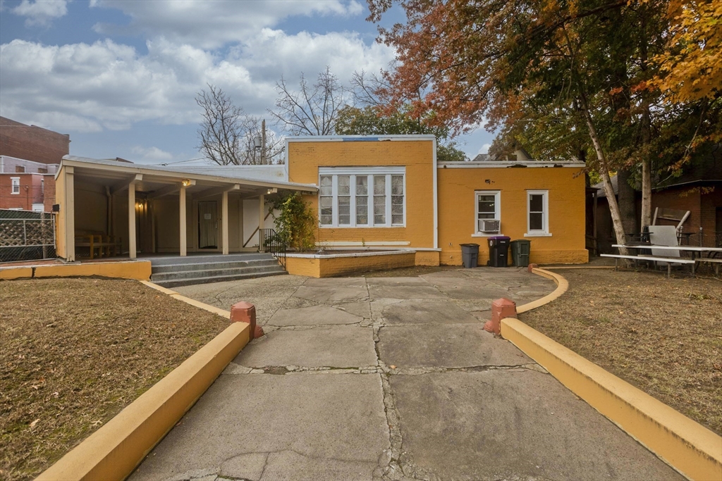 Holyoke, Massachusetts 01040, United States, ,Commercial,Active,239884