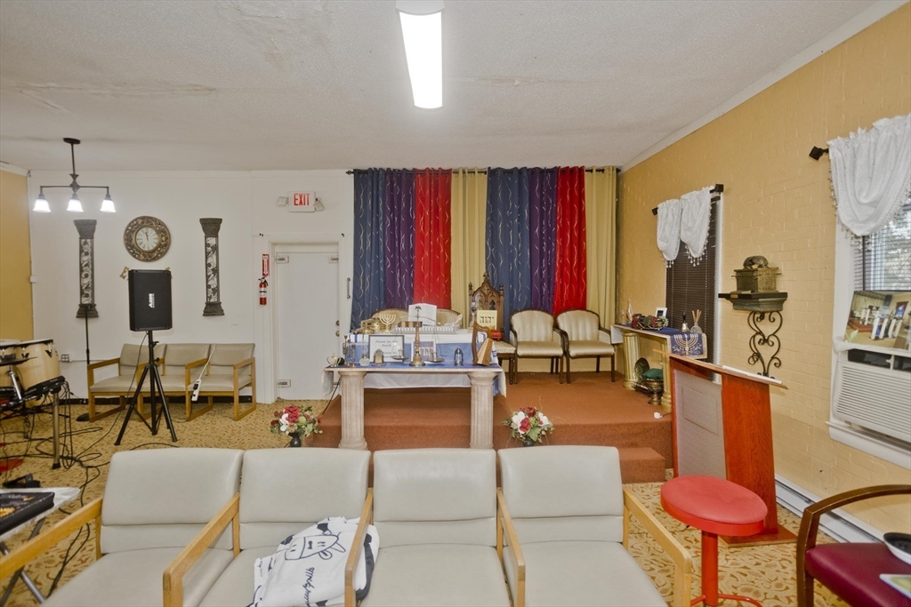 Holyoke, Massachusetts 01040, United States, ,Commercial,Active,239884