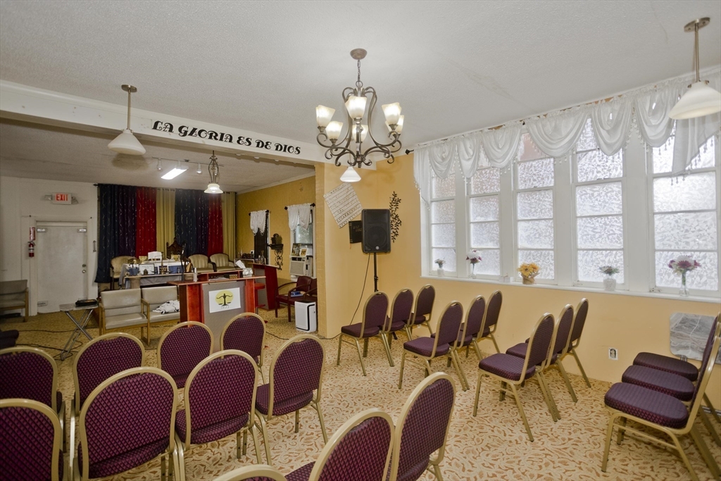 Holyoke, Massachusetts 01040, United States, ,Commercial,Active,239884