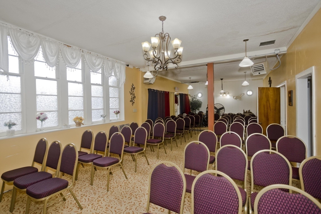 Holyoke, Massachusetts 01040, United States, ,Commercial,Active,239884