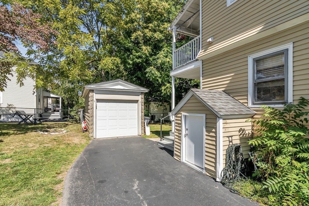134 Kenoza Ave