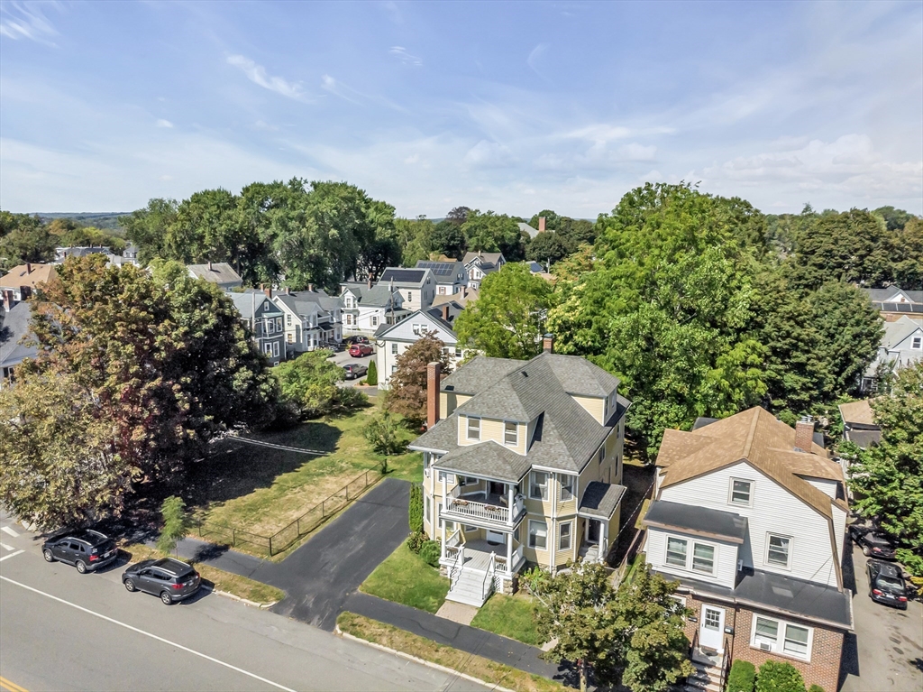 134 Kenoza Ave