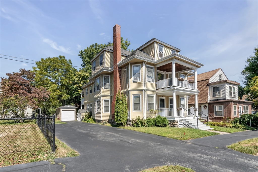 134 Kenoza Ave