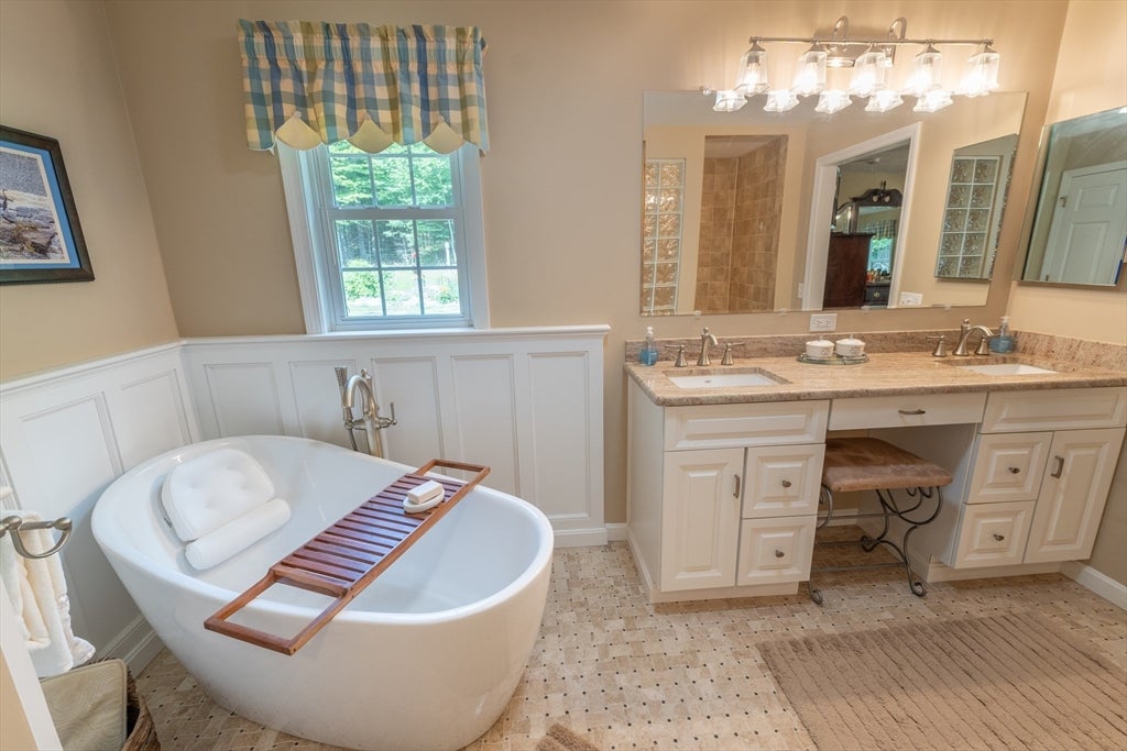 383 Mashapaug Rd, Holland, MA, 383 Mashapaug Rd, Holland, MA Photo #17