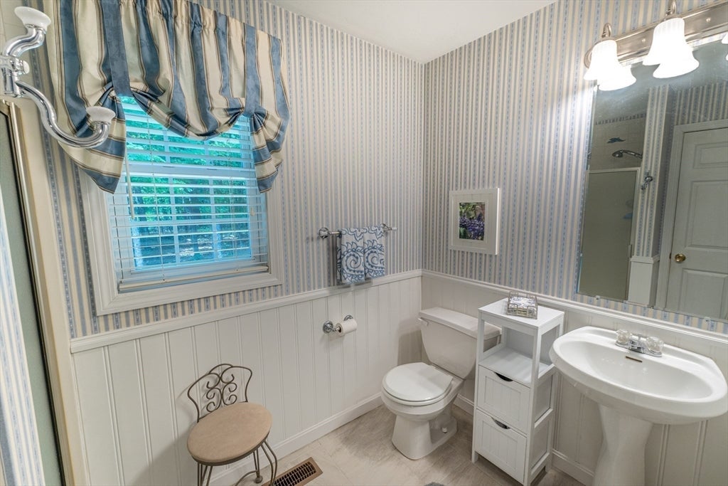 383 Mashapaug Rd, Holland, MA, 383 Mashapaug Rd, Holland, MA Photo #22