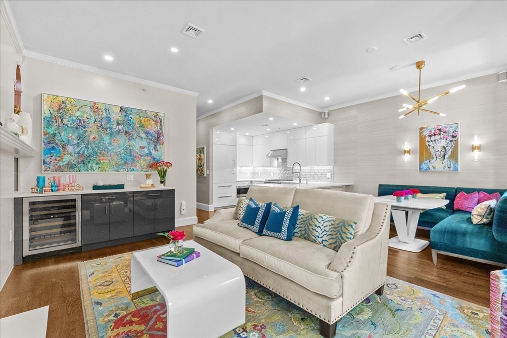 402 Marlborough St 3
