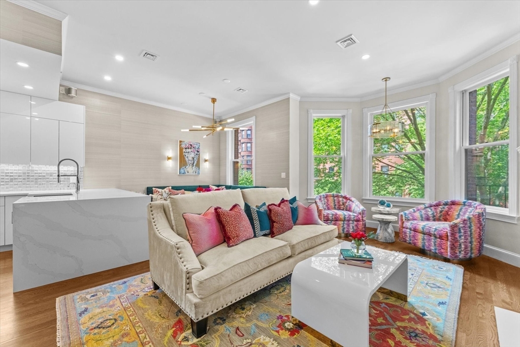 402 Marlborough St 3