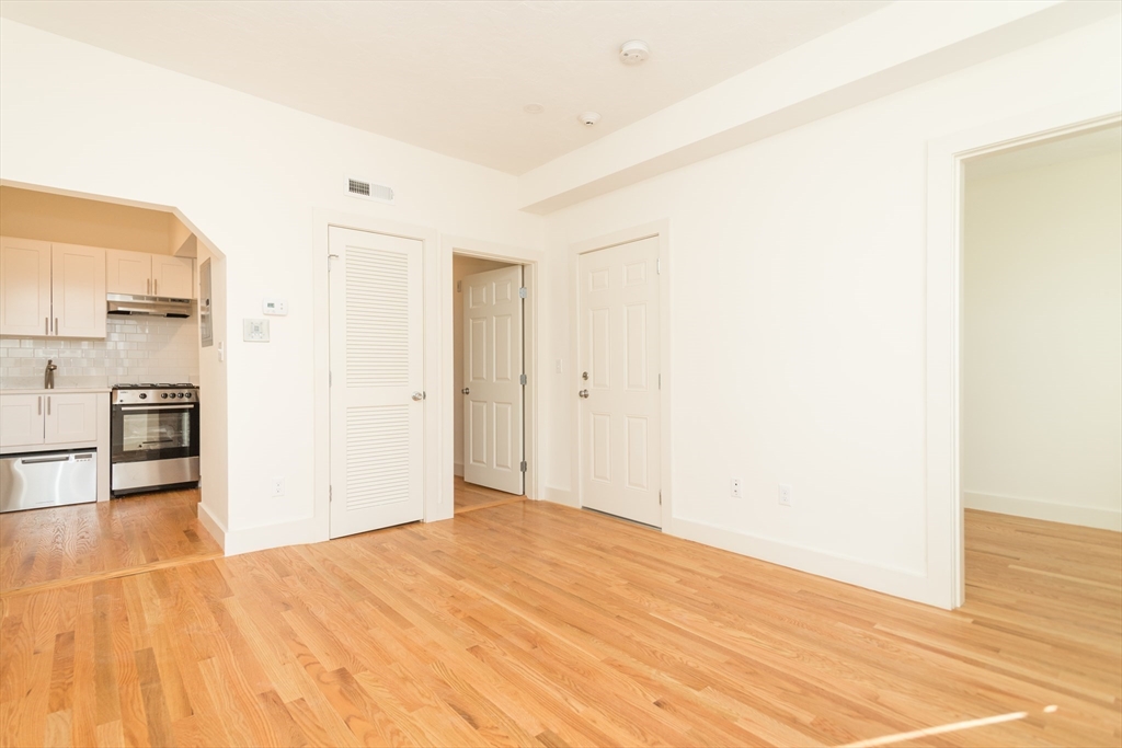 152 Pleasant Street