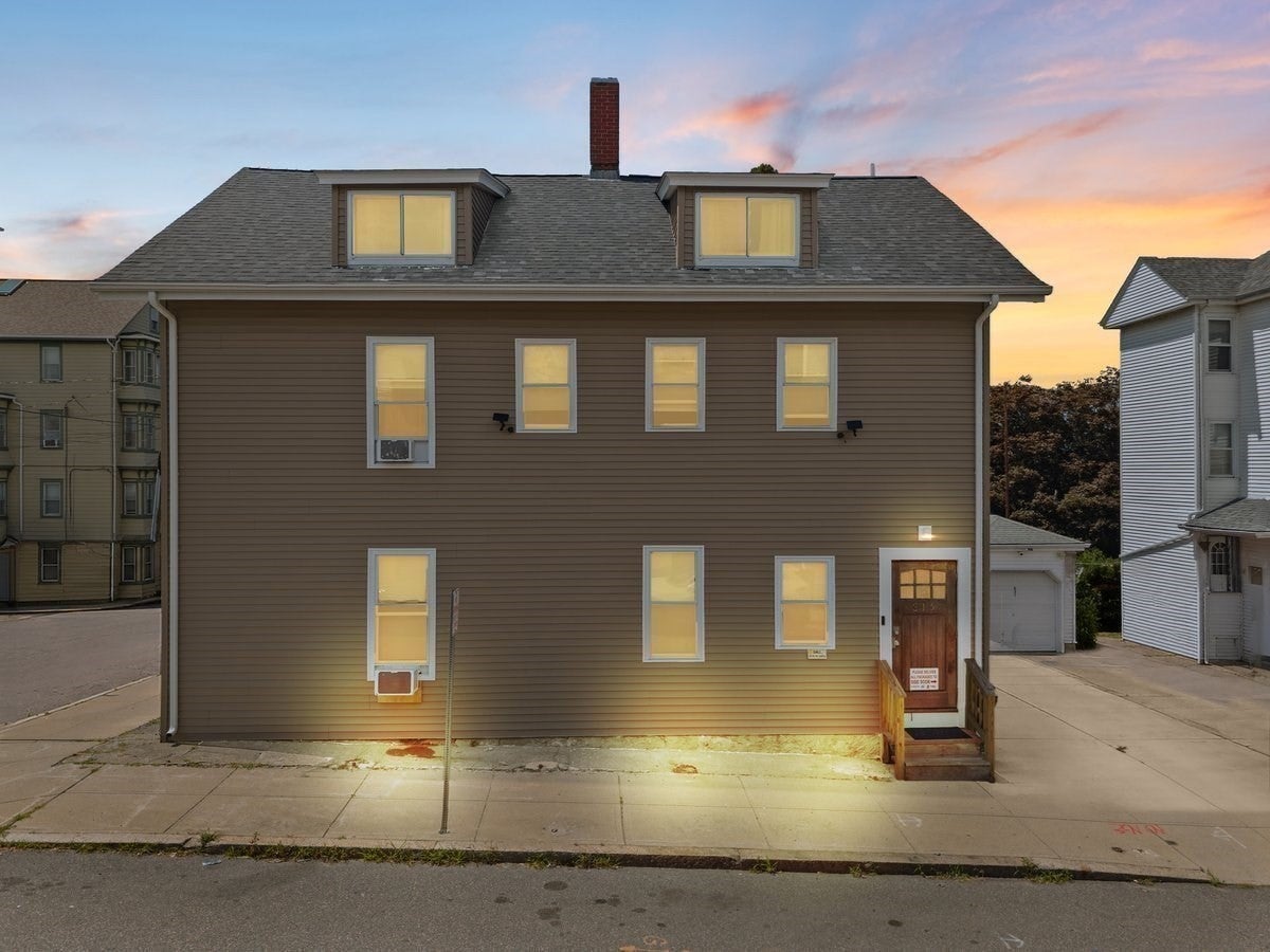 315 Washington St, Fall River, MA, 315 Washington St, Fall River, MA Photo #3