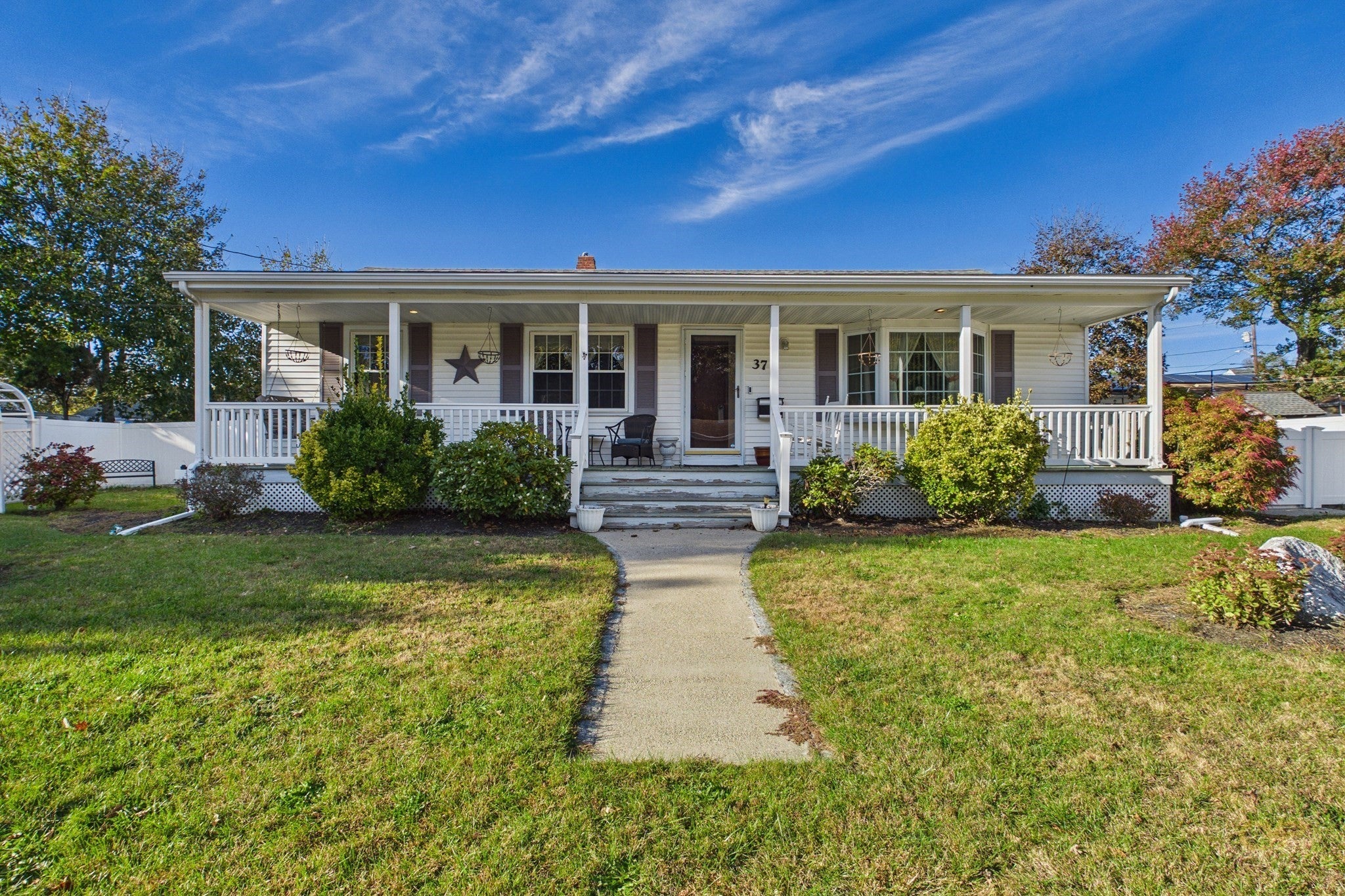 Photo of 37 Kenney St, New Bedford, MA