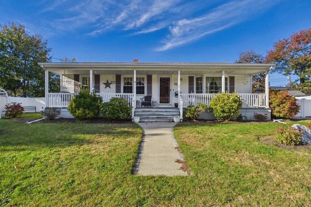 Photo of 37 Kenney St, New Bedford, MA 02746 (MLS # 73595065)