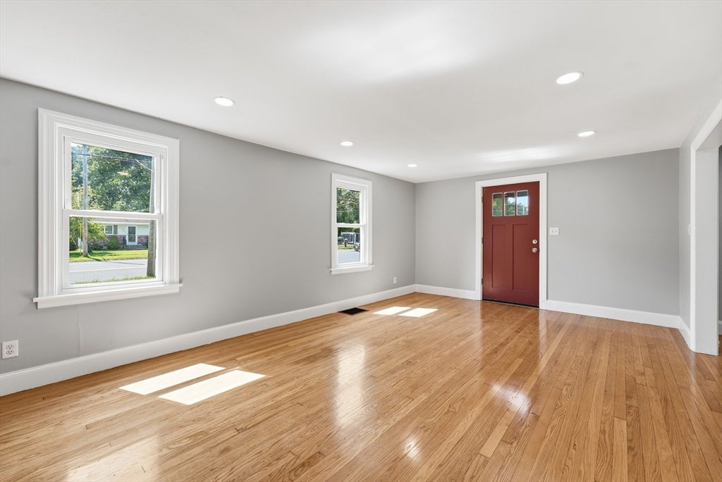 4 Hale St, West Springfield, MA Photo #6