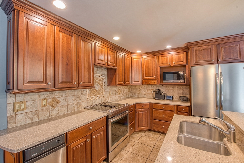 48 Wedgewood Drive