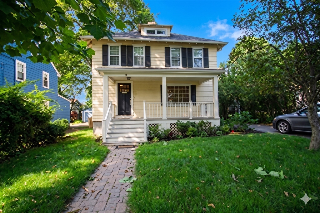 Click for 30 Farmcrest Ave, Lexington, MA slideshow