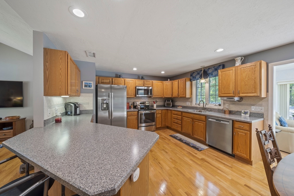 19 Kathleen Grant Rd