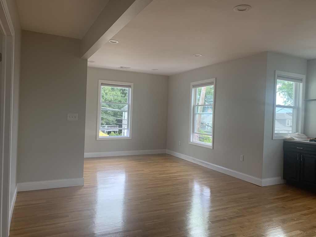76 Eleanor St 3